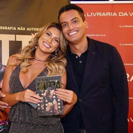 Lívia Andrade e Leo Dias; jornalista publicou desabafo sobre o fim da amizade - Manu Scarpa - Manu Scarpa