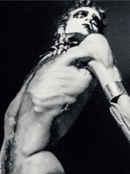Ney Matogrosso, em 1973 - Reprodução/ Instagram/ Ari Brandi - Reprodução/ Instagram/ Ari Brandi