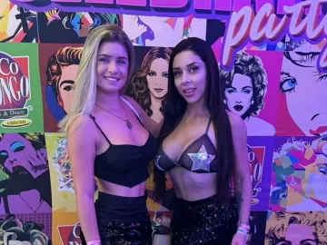 Modelos brasileiras são expulsas de famosa boate no México após topless