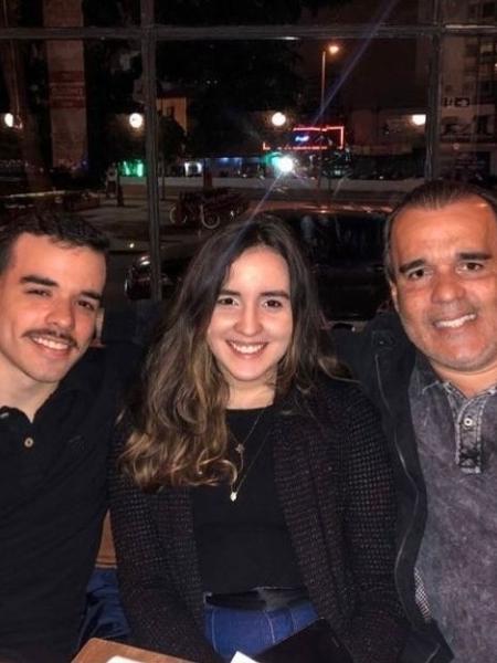 Pedro, Anna e Régis, o pai de ambos