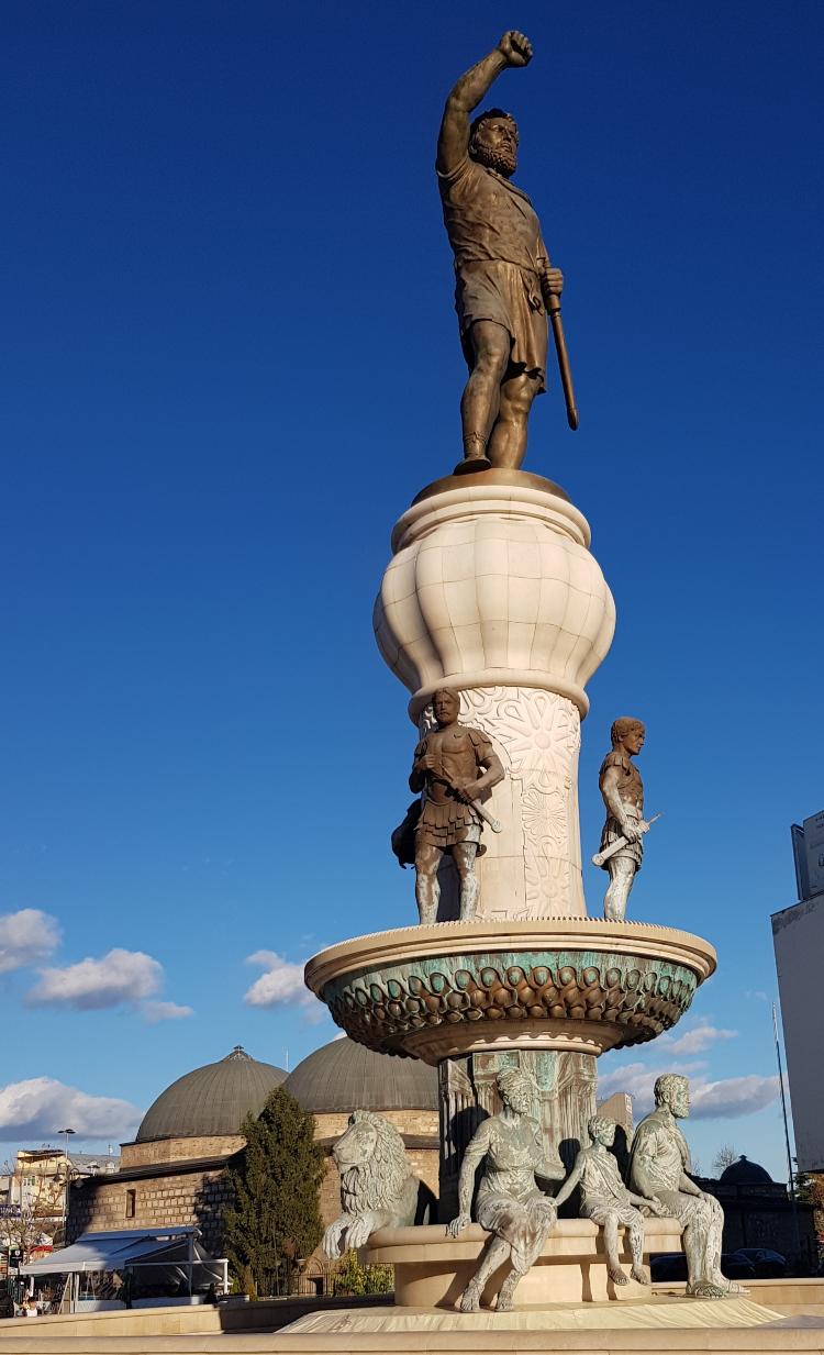 Monumento em homenagem ao pai de Alexandre, o Grande