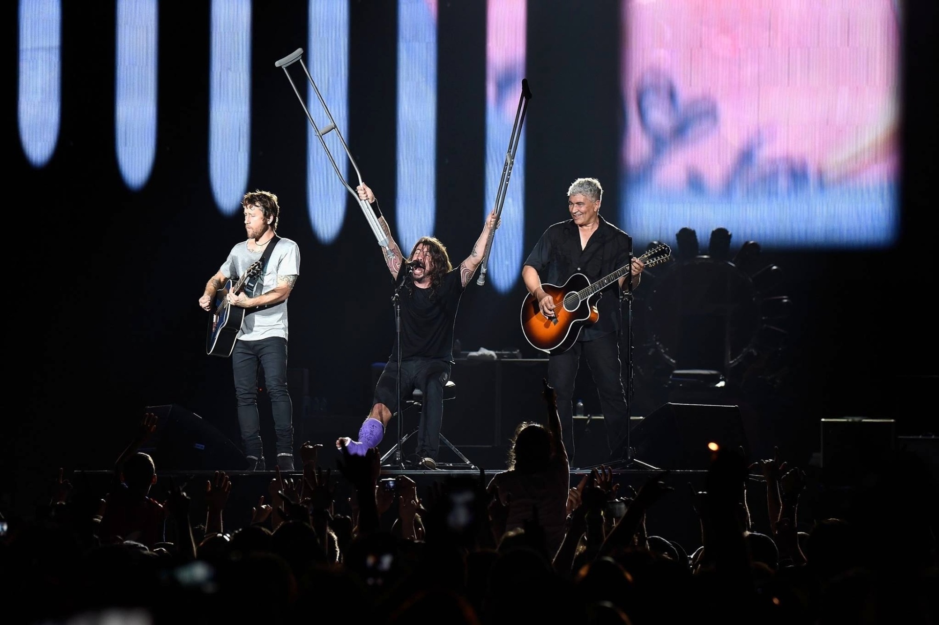 4.jul.2015 - Foo Fighters voltou ao palco na noite de sábado para um show Estádio Memorial Robert F. Kennedy, em Washington, nos Estados Unidos - Kevin Mazur/Divulgação