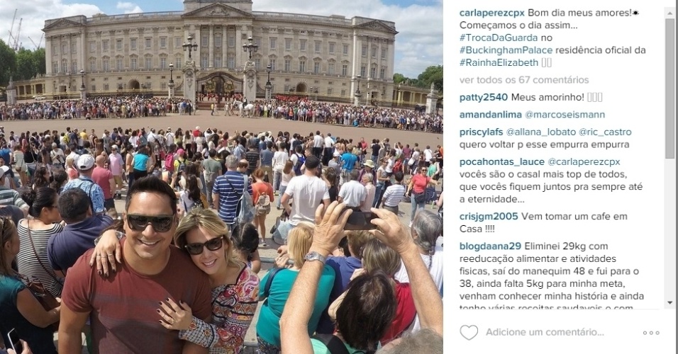 11.jul.2015 - Xanddy e Carla Perez curtem férias em Londres. Na manhã de sábado (11), eles aproveitaram para visitar o Palácio de Buckingham e assistiram a troca da guarda do palácio