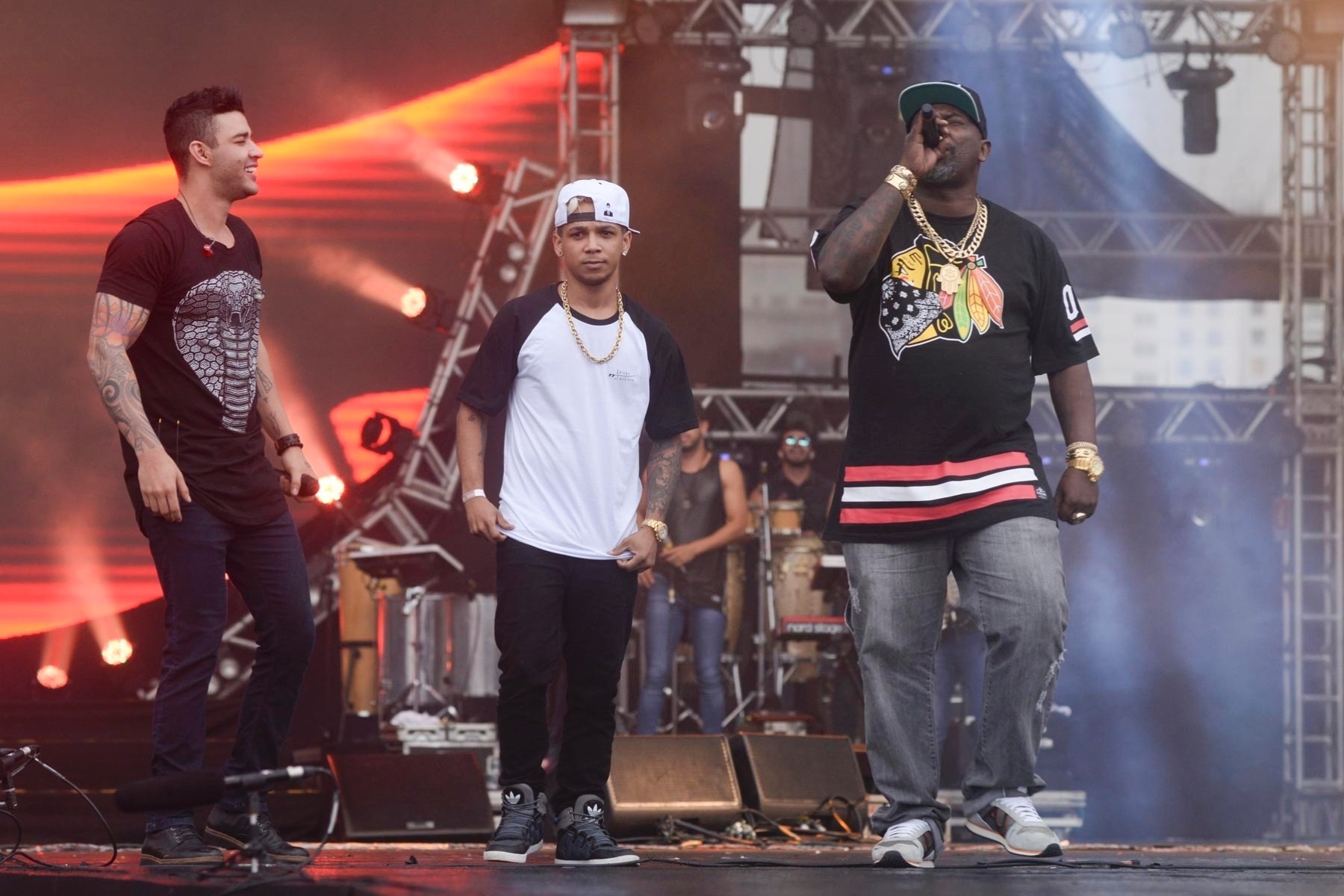 29.nov.25015 - Mr. Catra faz particpação especial em show de Gustavo Lima durante o festival Brahma Valley, que acontece no Jockey Club de São Paulo. - Leo Marinho /Divulgação