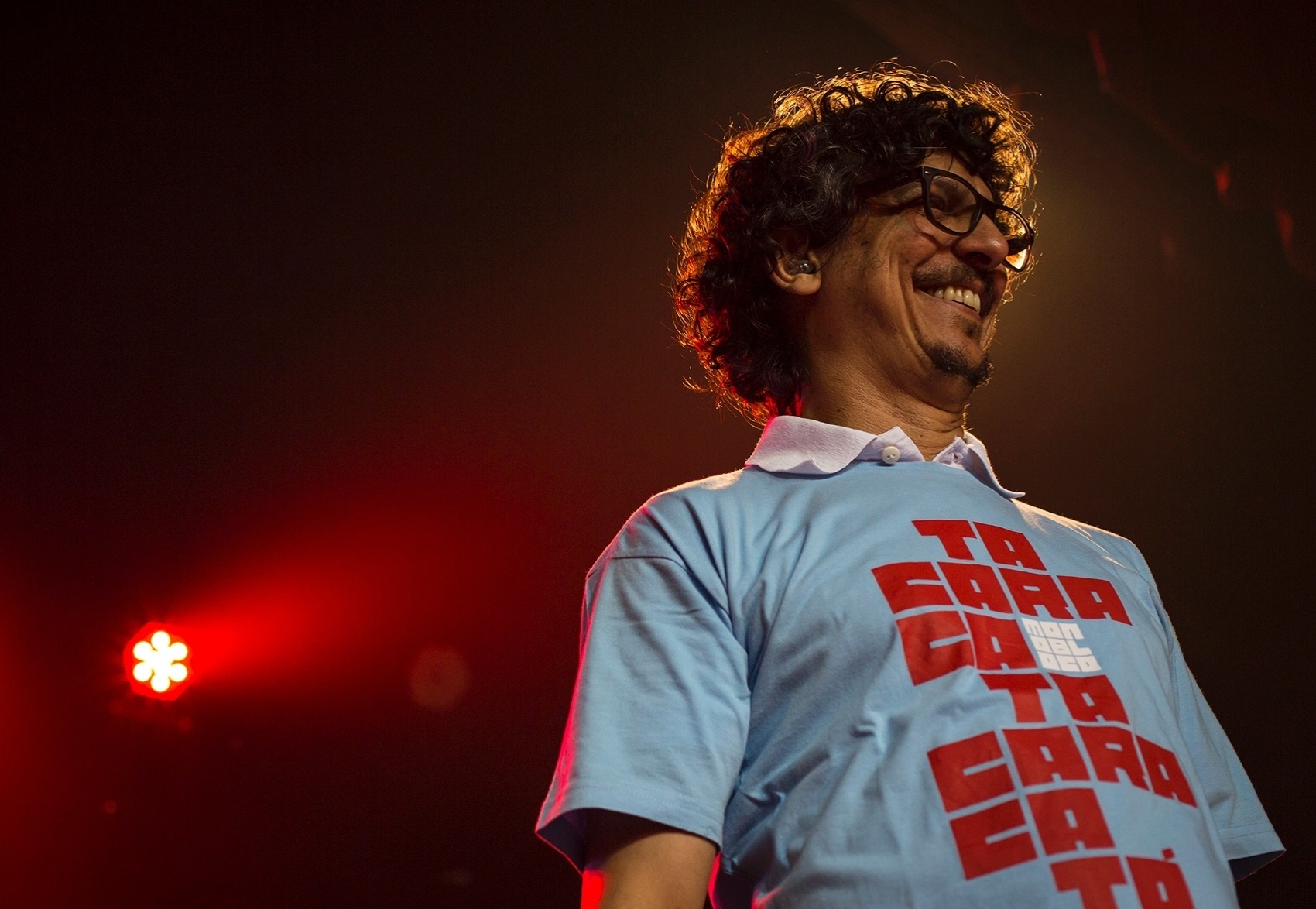 17.dez.2015 - O cantor Pedro Luís, líder do Monobloco - Marcos Crédie/Divulgação