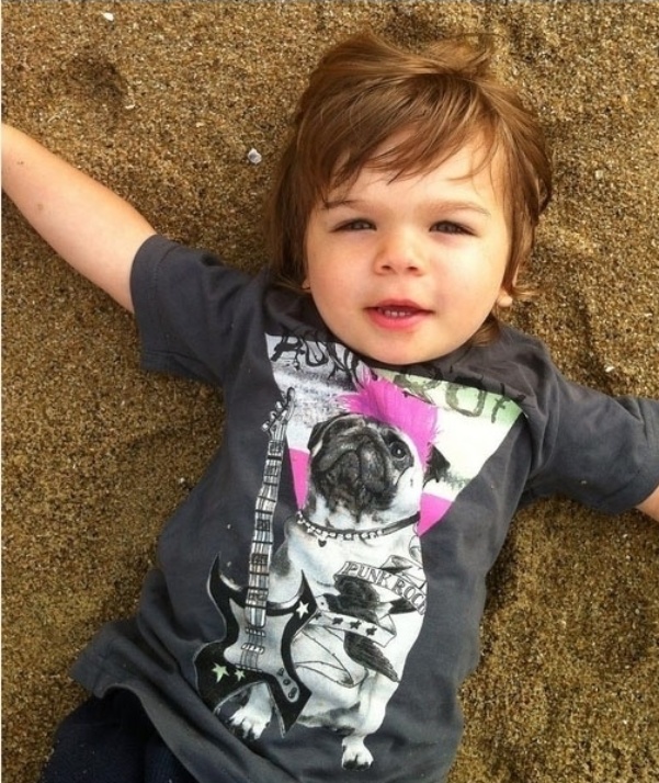 14.jan.2016-  Luciana Gimenez compartilha momento fofo do seu filho Lorenzo, 4 anos, no Instagram. O menino é fruto do casamento da apresentadora com o vice-presidente da RedeTV!, Marcelo Carvalho - Reprodução/Instagram