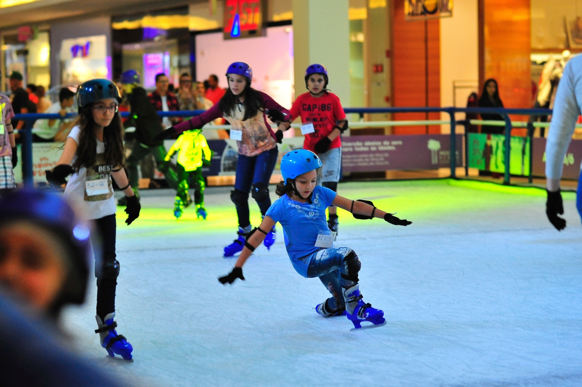 Pista de patinação no gelo no Mooca Plaza Shopping - Divulgação