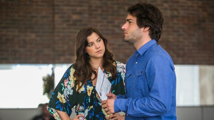 Marina (Alice Wegmann) convida Tiago ( Humberto Carrão) para passar o final de semana com ela em "A Lei do Amor" - Raquel Couto/Globo/Divulgação - Raquel Couto/Globo/Divulgação