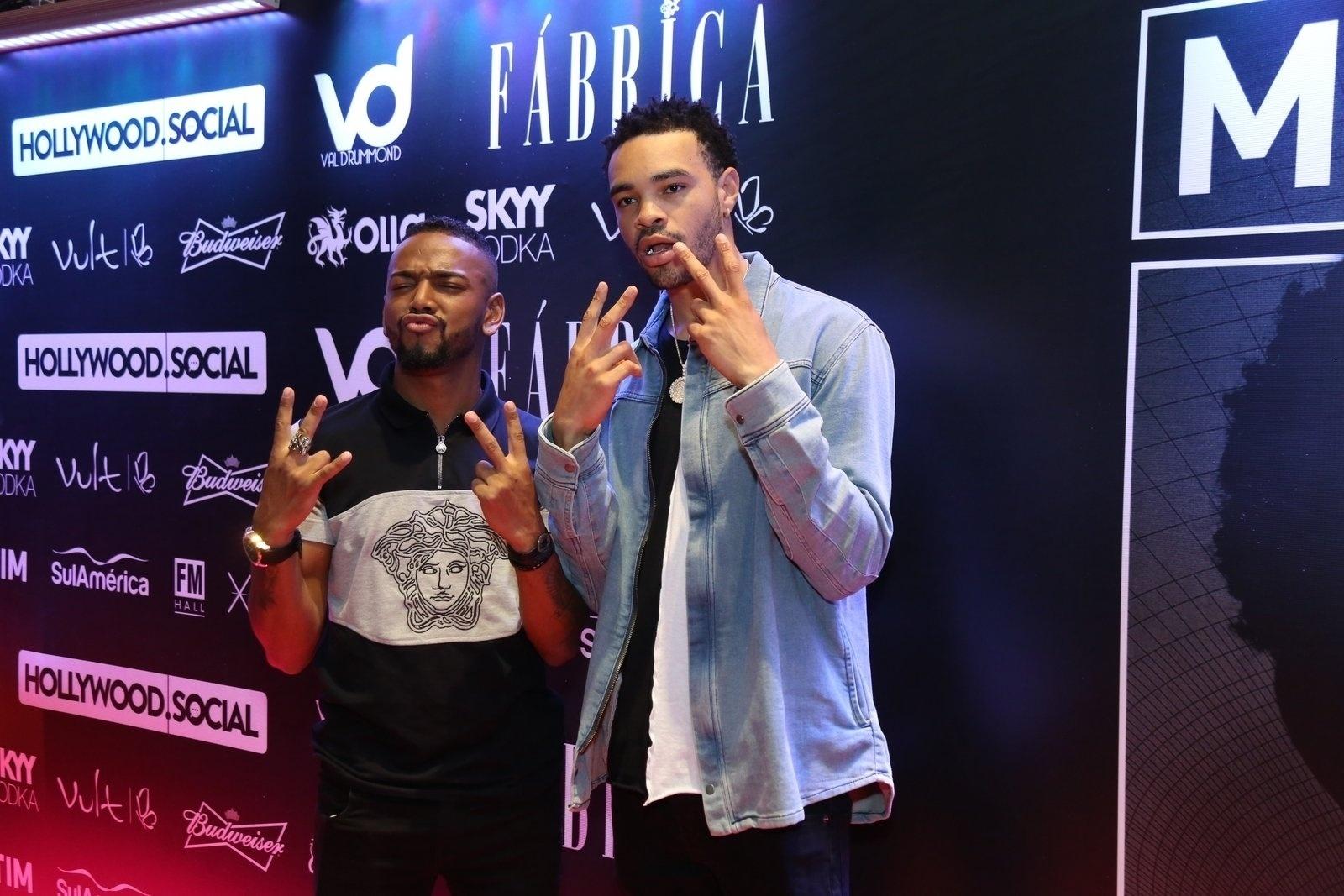 Justin Bieber deu bolo em famosos e não foi no afterparty de uma marca de roupas. Nego do Borel participa de after party de show de Justin Bieber em casa noturna no Rio de Janeiro ao lado do DJ Maejor - Marcos Ferreira/Brazil News