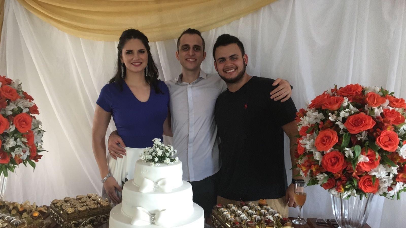 Gabriel Miranda fez questão de comparecer ao casamento do irmão Sergio - Divulgação