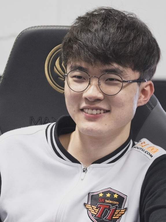 IDADE INFLUENCIA NO DESEMPENHO? FAKER RESPONDE 