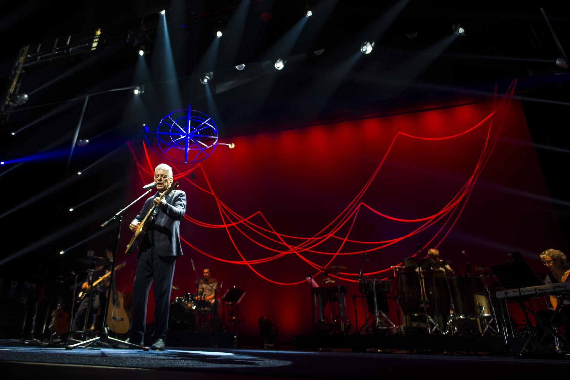 Chico Buarque apresenta para a imprensa duas canções da turnê Caravanas, na casa de espetáculos Vivo Rio, localizada no Museu de Arte Moderna, Aterro do Flamengo, na cidade do Rio de Janeiro - Bruna Prado/UOL