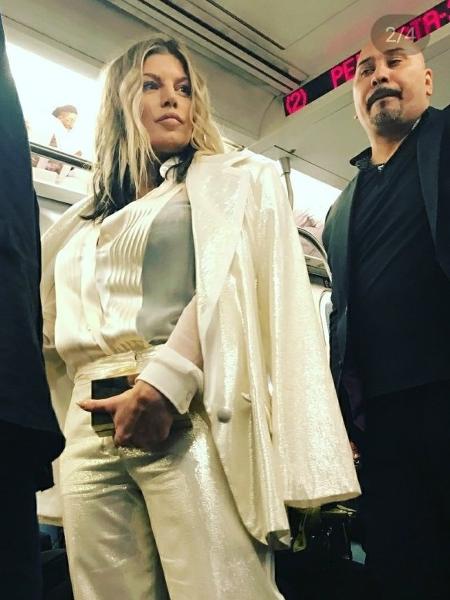 A cantora Fergie usa metrô nos Estados Unidos - Reprodução