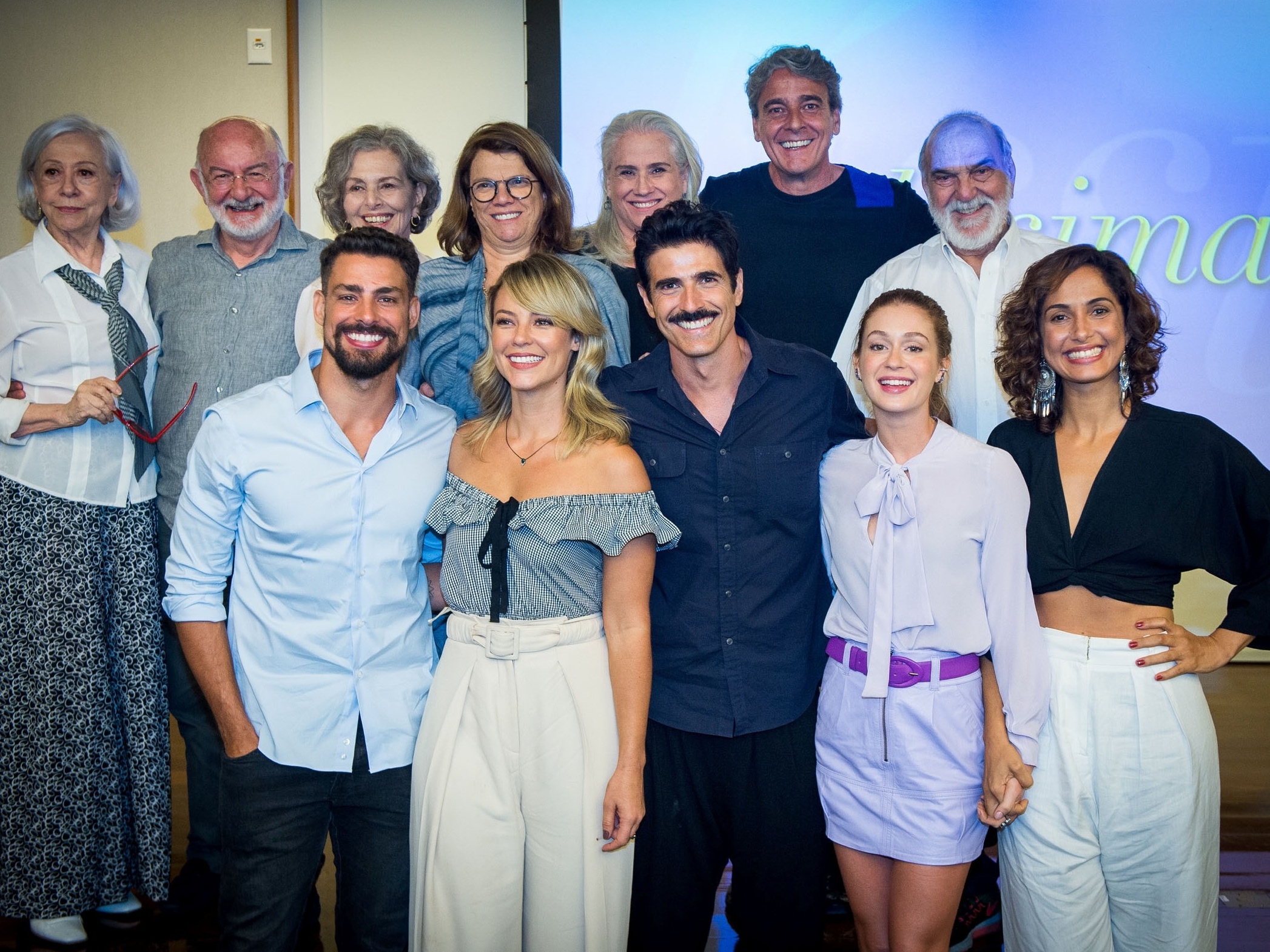 Lançamento de A Regra do Jogo reúne elenco da novela e outros famosos em  festa