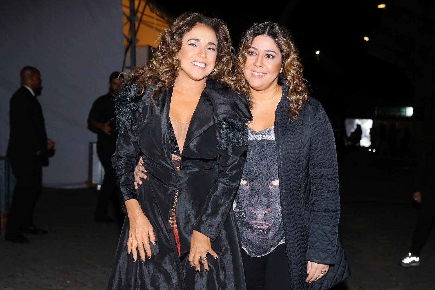Daniela Mercury com a sua esposa, Malu Verçosa, nos bastidores do Milkshake Festival - Manuela Scarpa/Brazil News