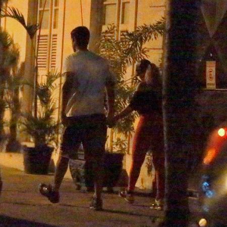 Joelma e o empresário Alessandro Cavalcante são vistos de mãos dadas no Rio - AgNews - AgNews