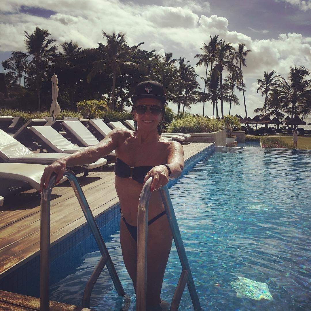 Famosas com mais de 50 anos provam que biquíni não tem idade - Reprodução/Instagram