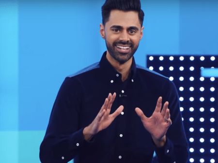 Hasan Minhaj em episódio de "Patriot Act" - Reprodução/Youtube