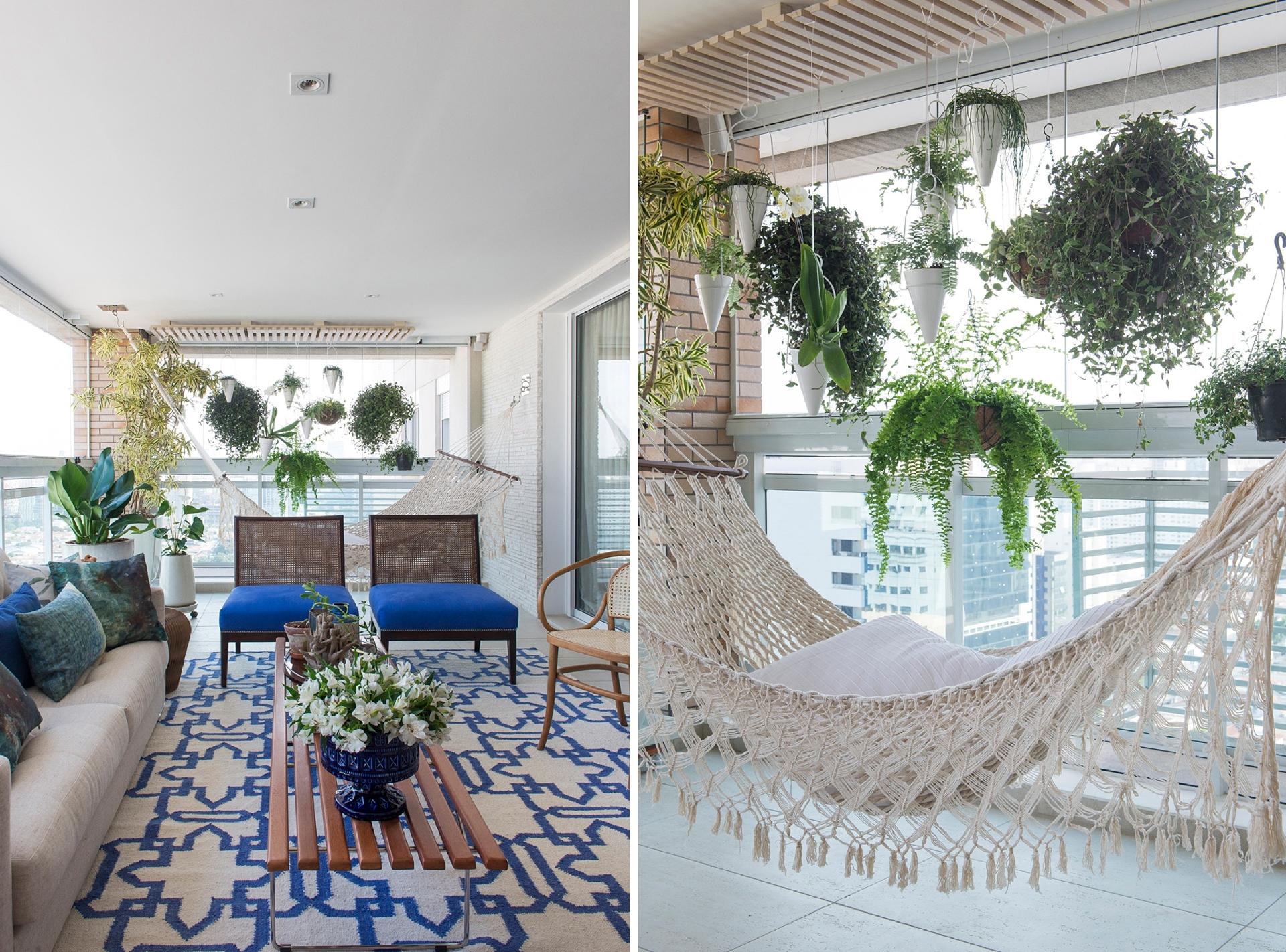 A varanda conta com uma bancada-bar, a área de estar, com sofá e poltronas no centro, e o cantinho com rede (Santa Luzia Redes e Decoração). Para que pudesse pendurar a peça, a equipe da AH!Sim só tinha uma parede e precisou criar uma estrutura na outra ponta, presa no forro. Fixou na laje um tubo de ferro conectado à chapa metálica que ficou aparente no forro e nessa chapa soldou o gancho da rede - Manu Oristanio/Divulgação