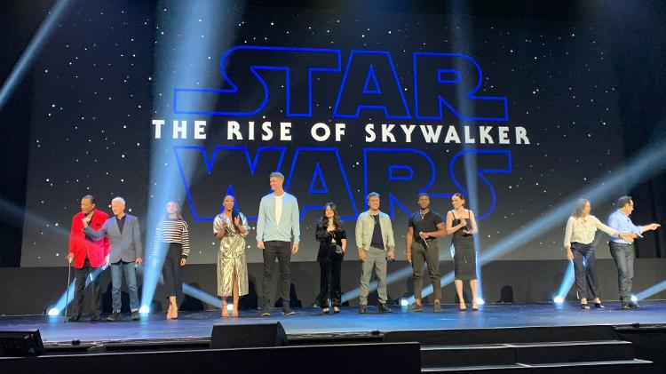 Elenco de Star Wars: A Ascensão Skywalker chega para o painel da D23 - Reprodução/Twitter - Reprodução/Twitter