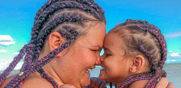 Atriz faz tranças estilizadas na filha de 1 ano e é criticada nas redes  sociais. Afinal, criança pode usar box braids? - Revista Crescer, Educação