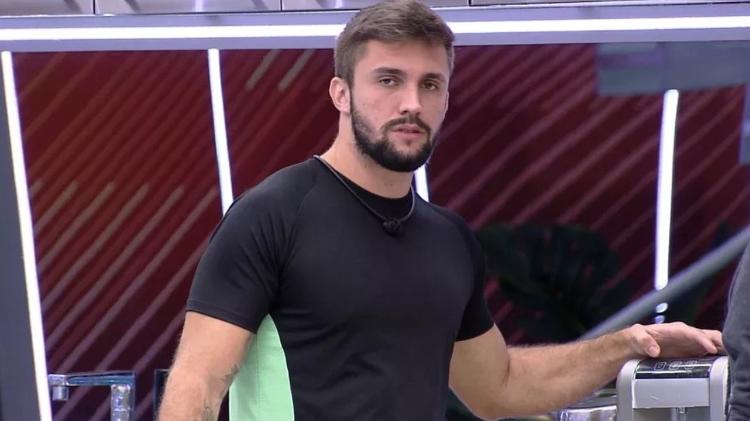 BBB 21: Arthur conta que a casa irá colocá-lo no paredão - Reprodução/ Globoplay - Reprodução/ Globoplay