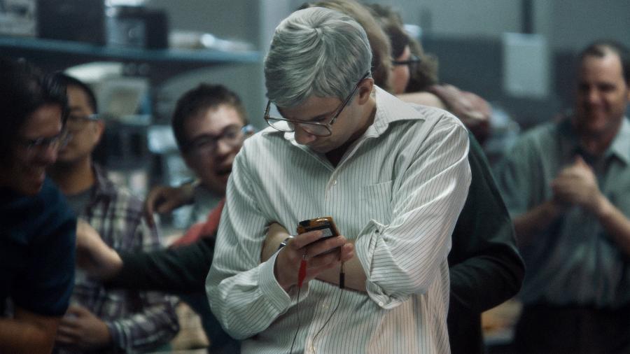 Jay Baruchel é Mike Lazaridis em 'BlackBerry'