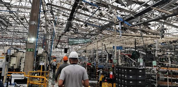Toyota paralisa produção no Brasil após temporal destruir fábrica em SP