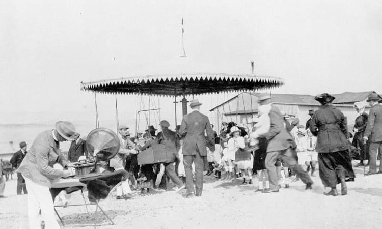 Carrossel no festival infantil de 1919 Carrossel no festival infantil de 1919