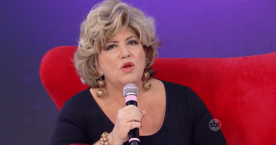 11.jun.2016 - Silvia Poppovic - Reprodução/SBT.com.br