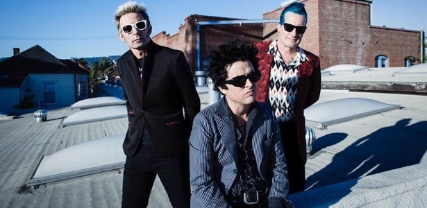 Mike Dirn, Billie Joe Armstrong e Tré Cool, do Green Day, em foto de divulgação do disco "Revolution Radio" (2016) - Divulgação