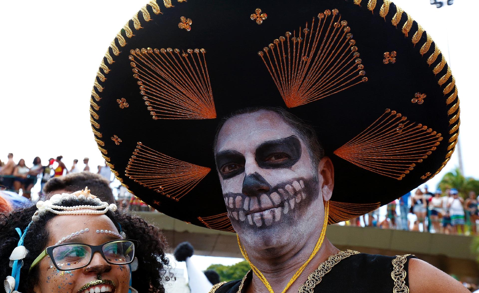 Foliões capricharam na fantasia desta terça (28) de Carnaval - Marcelo de Jesus/UOL