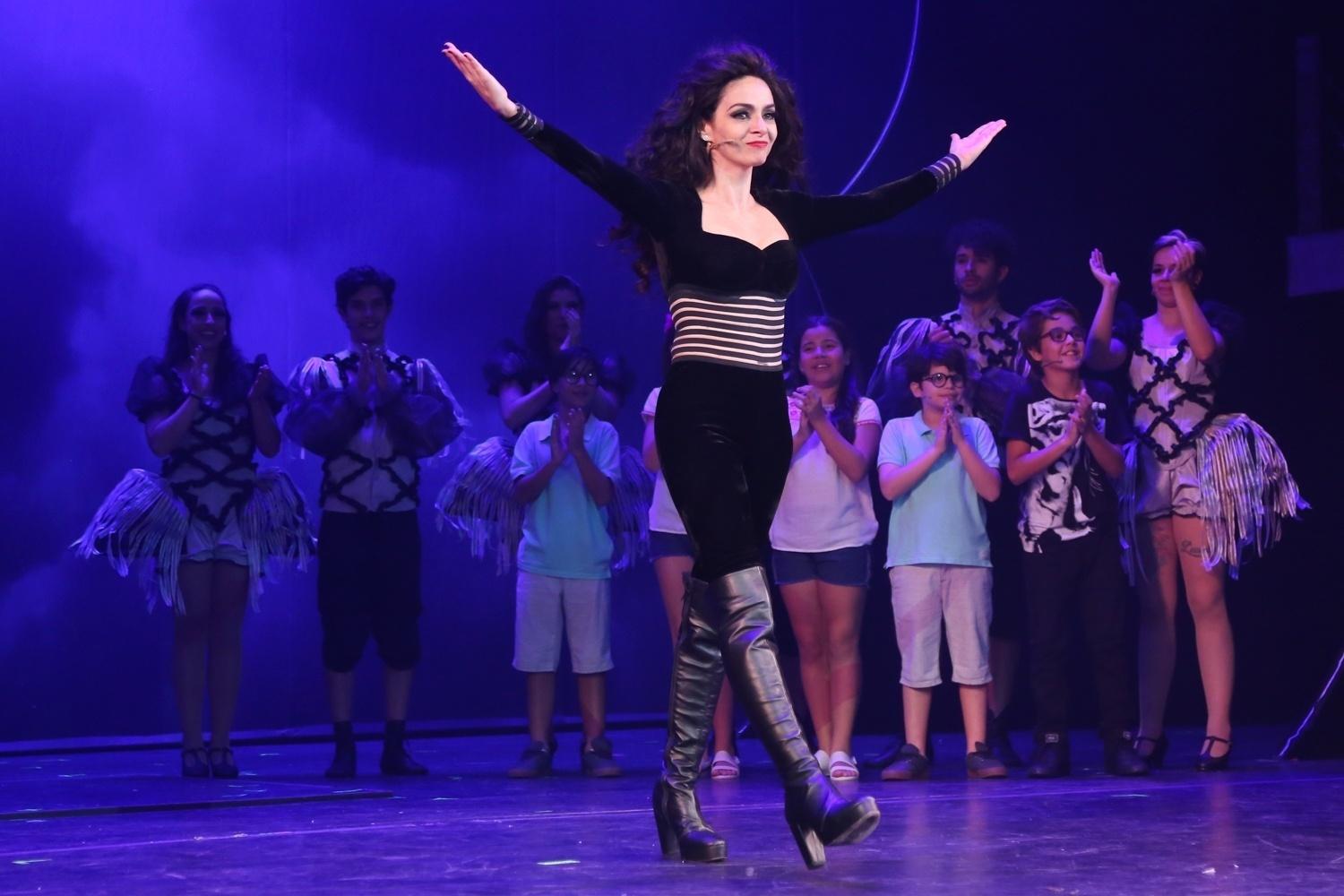 Claudia Ohana no musical "Vamp", que está em cartaz no Rio de Janeiro - Roberto Filho/Brazil News