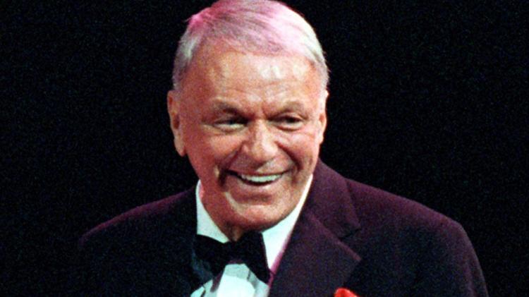O cantor Frank Sinatra - Reprodução - Reprodução