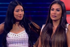 Simone e Simaria se emocionam durante o "The Voice Kids"  - Reprodução / TV Globo - Reprodução / TV Globo