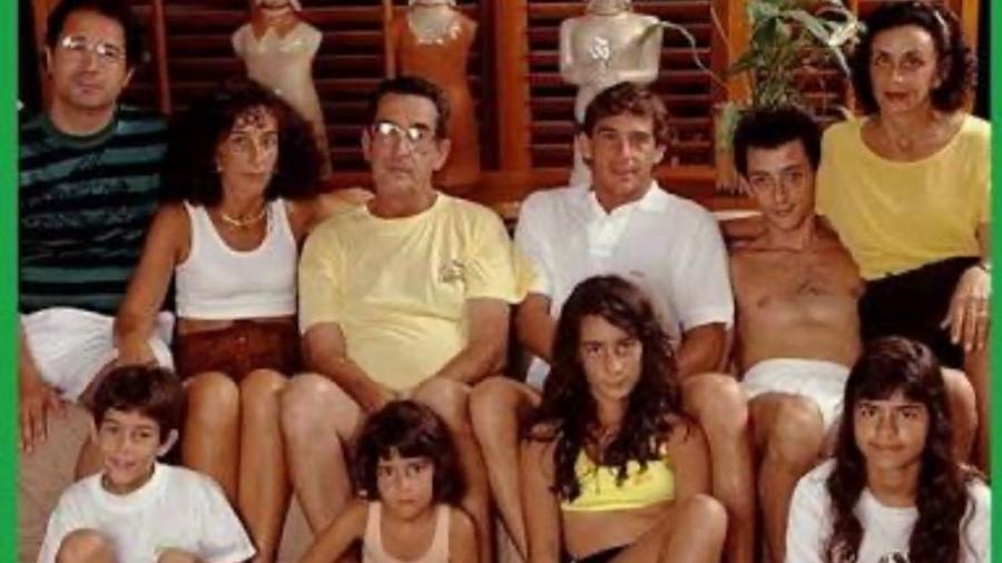 Xuxa compartilha foto de Senna com a família - Reprodução/Instagram