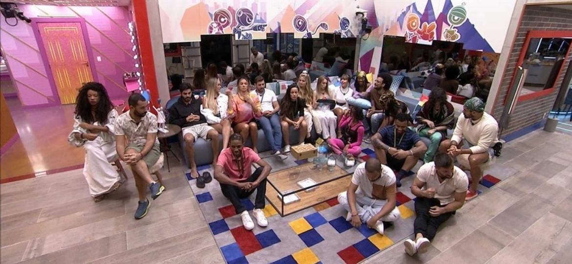 Decoração da casa do Big Brother Brasil 21 chama a atenção por cores vivas e informações em excesso na maioria dos cômodos - Reprodução/TV Globo