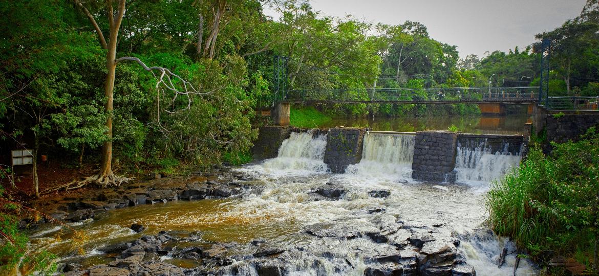 Da nascente até o Rio Tietê, o Jacaré Pepira tem 174 quilômetros de extensão e é formado por nascentes, córregos e mais de 50 cachoeiras, mais de 20 delas localizadas em Brotas - Ken Chu/Expressão Studio