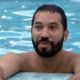 BBB 21: Gilberto conversa na piscina sobre a festa do líder - Reprodução / Globoplay