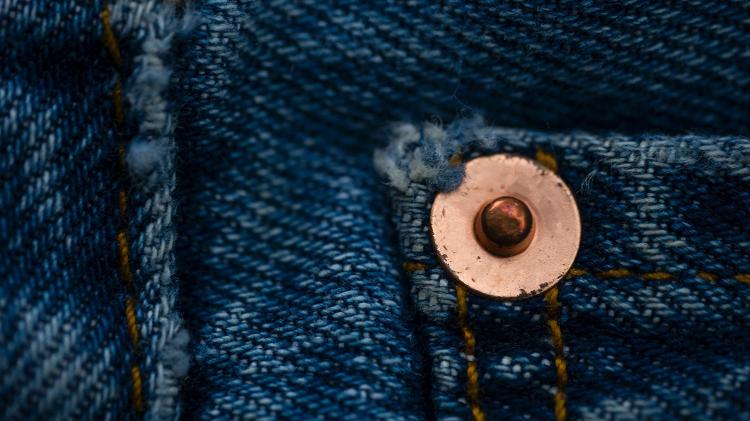 Tachinhas de cobre garantiram um dos modelos mais clássicos das calças jeans, a Levi's 501 Tachinhas de cobre garantiram um dos modelos mais clássicos das calças jeans, a Levi's 501