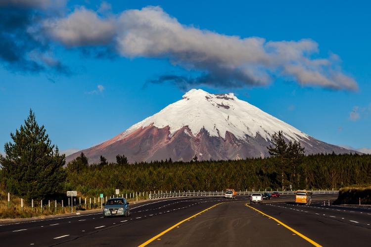 Ela ainda corta o Parque Nacional Cotopaxi, que abriga o vulcão de mesmo nome, no Equador - PatricioHidalgoP/Getty Images/iStockphoto - PatricioHidalgoP/Getty Images/iStockphoto