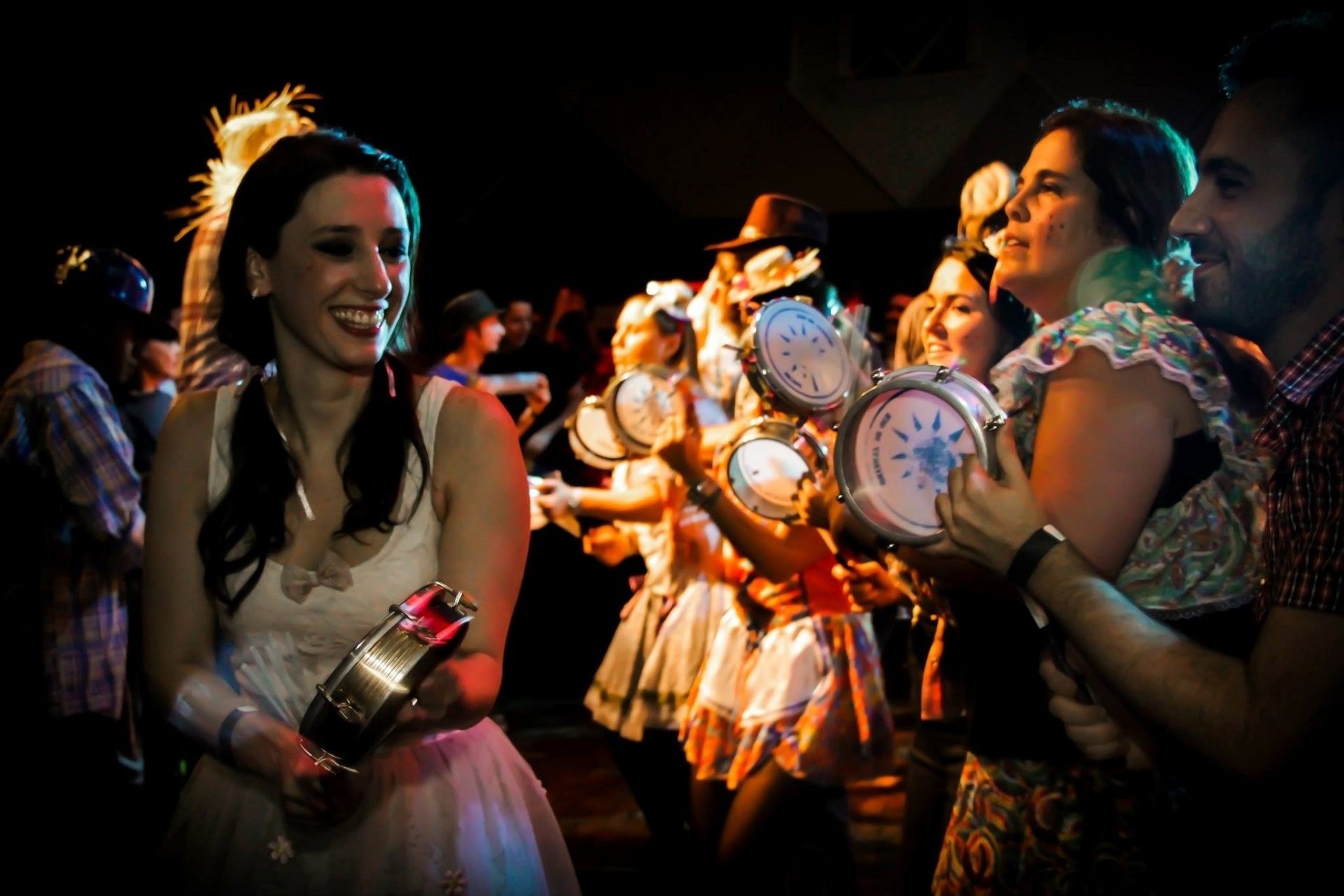 O Arraial do Bloco Quizomba convida o público para se fantasiar de caipira e dançar quadrilha em sua festa junina - Divulgação