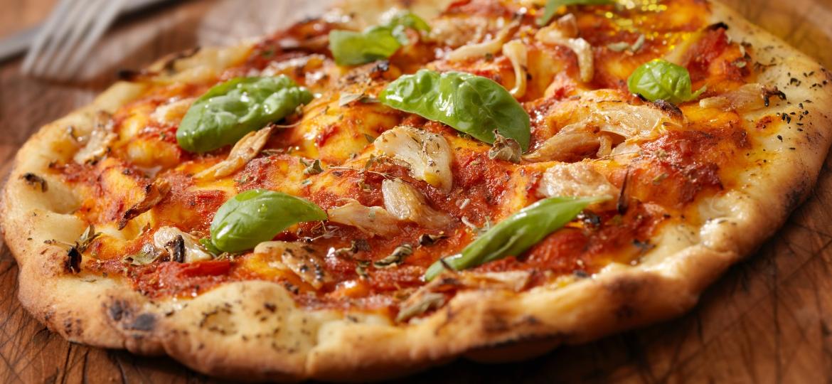 Trocar a farinha branca por outros ingredientes garante uma pizza mais saudável - Getty Images