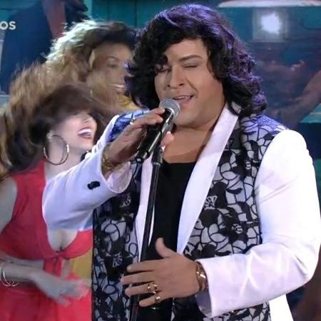 Tiago Abravanel cantou "Me Chama Que eu Vou", clássico de Sidney Magal que marcou a abertura da novela "Rainha da Sucata" (1990) - Reprodução/TV Globo - Reprodução/TV Globo