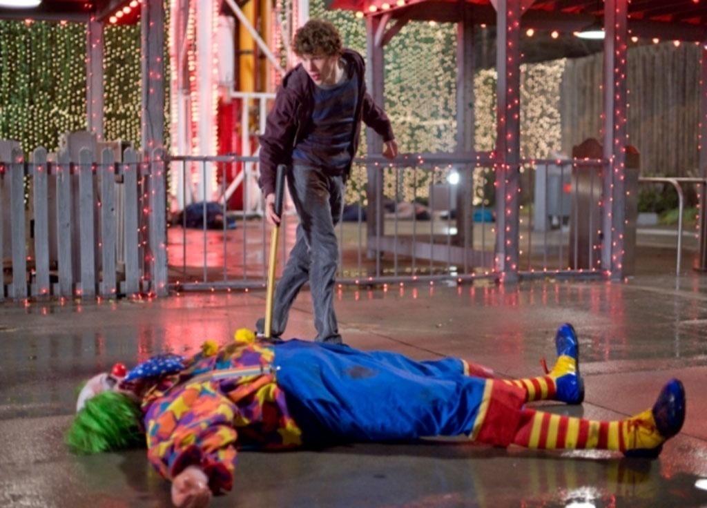 Jesse Eisenberg e Derek Graf em "Zombieland" (2009) - Divulgação