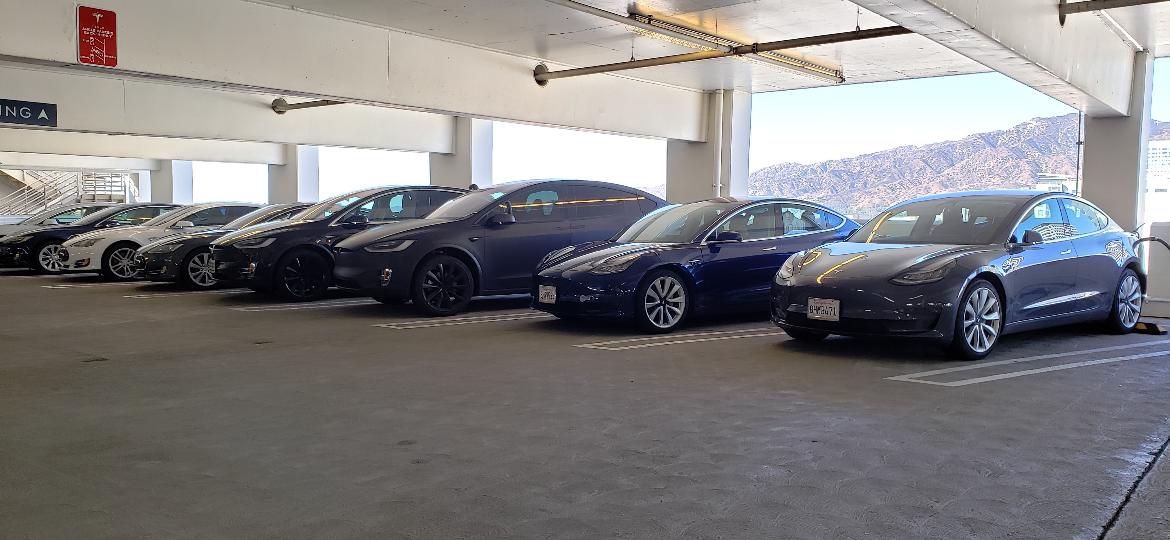 Ponto de recarga para carros da Tesla: marca luta para ser rentável - Vitor Matsubara/UOL