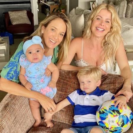 Karina Bacchi e Ticiane Pinheiro posam com os filhos - Reprodução/instagram