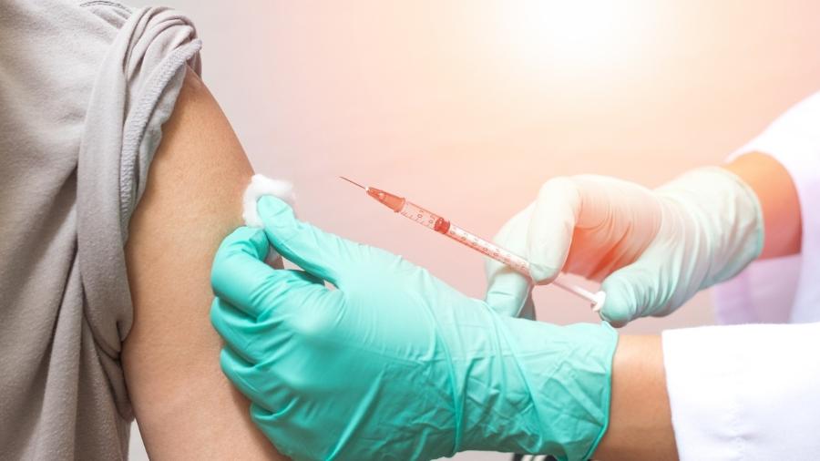 Governo russo testará duas vacinas contra covid-19 em seres humanos - iStock