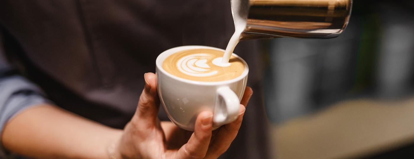 Cappuccino italiano: partes iguais de café, leite e crema - Getty Images