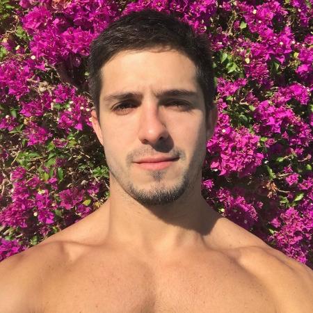 O ator Igor Cosso, que se assumiu gay em junho deste ano - Reprodução/Instagram